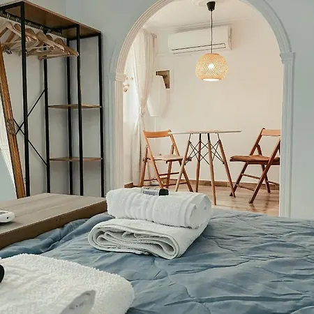 Isabella Suites: An Old Venetian * Corfu (city)
